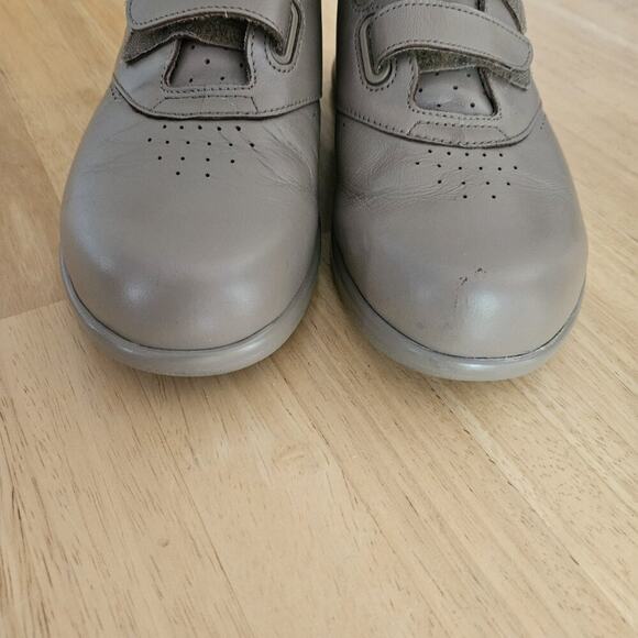 SAS Me Too -EZ Strap Walking Shoe -Mocha- sz 9W - missing insoles - Picture 3 of 11